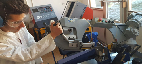 Kizilirmaktan AB'ye �ok Eksenli Talasli �retim Makinelerinde CAD CAM Uygulamalari